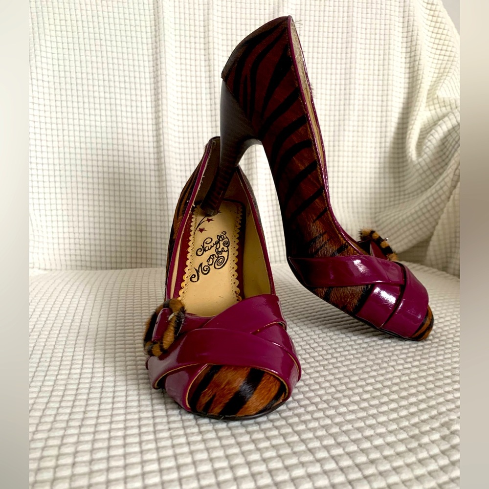 Naughty Monkey Size 7.5 Purple Pump with Faux Fur Brown and Black Animal Print